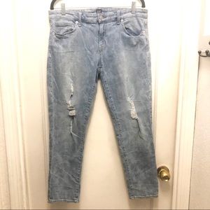 Gap Girlfriend Jeans WithSubtle Floral Print.